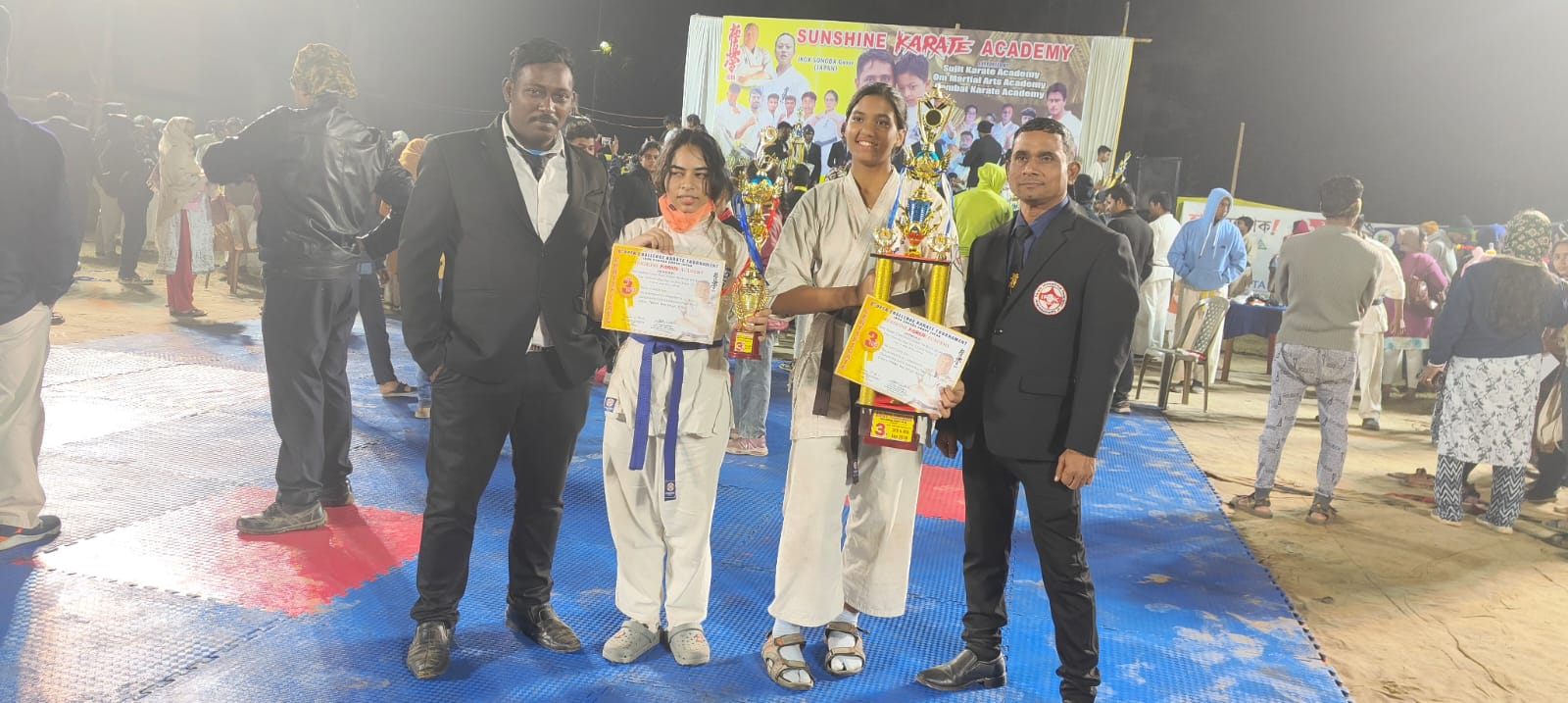 Tournament and photos Cover